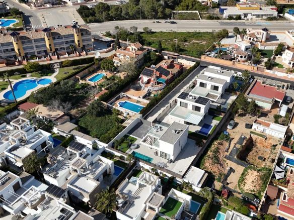 Lomas De Cabo Roig
