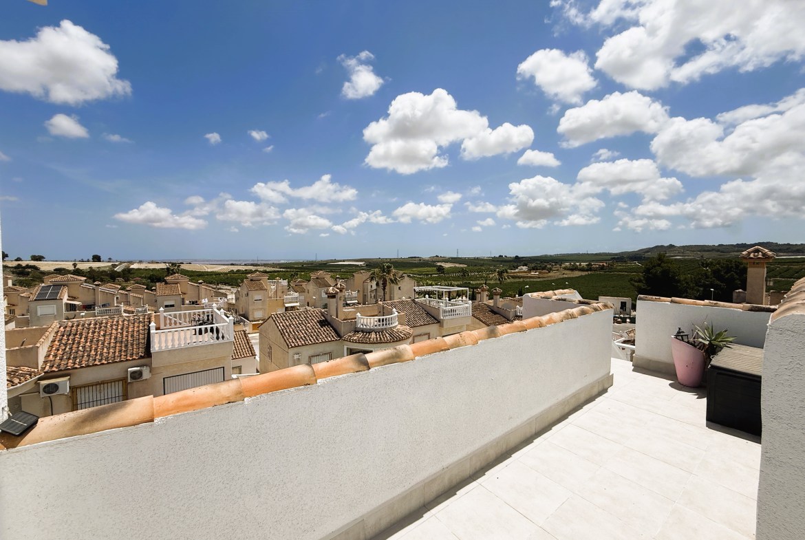 Impresionante villa reformada en San Miguel de Salinas