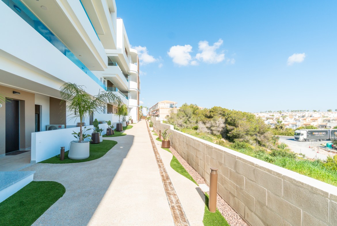 Playa Flamenca Contemporary Apartments, Close to Sea, 2-4 Bed / 2-3 Bath