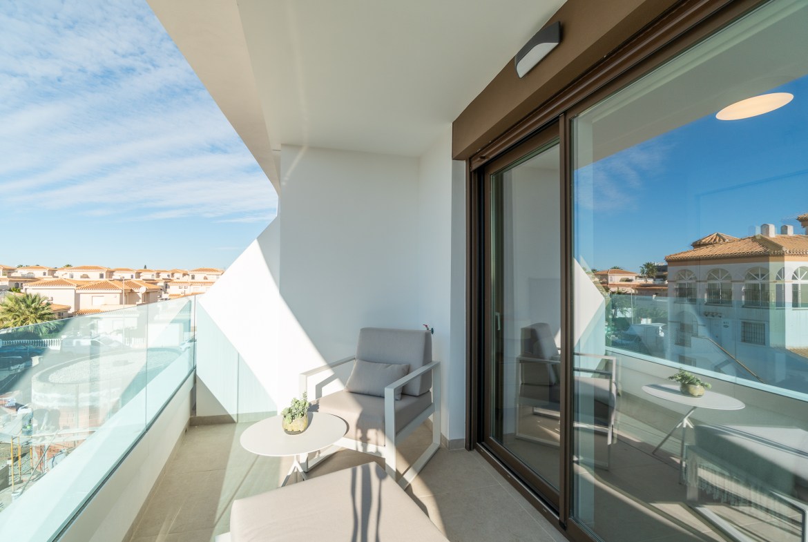 Playa Flamenca Contemporary Apartments, Close to Sea, 2-4 Bed / 2-3 Bath