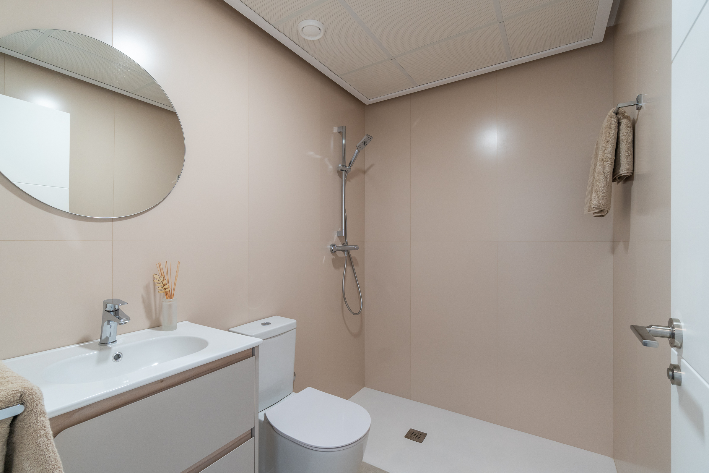 Playa Flamenca Contemporary Apartments, Close to Sea, 2-4 Bed / 2-3 Bath