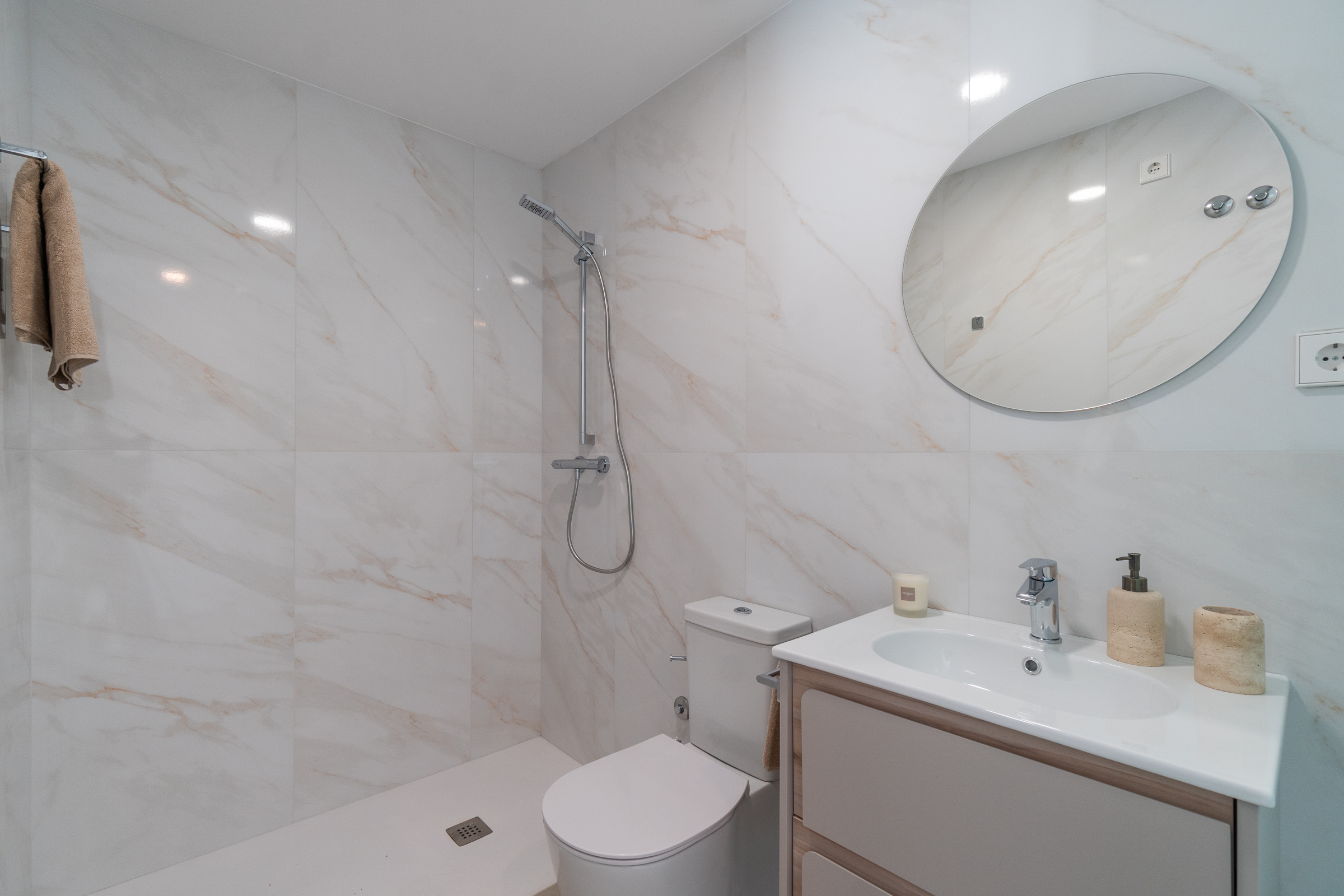 Playa Flamenca Contemporary Apartments, Close to Sea, 2-4 Bed / 2-3 Bath