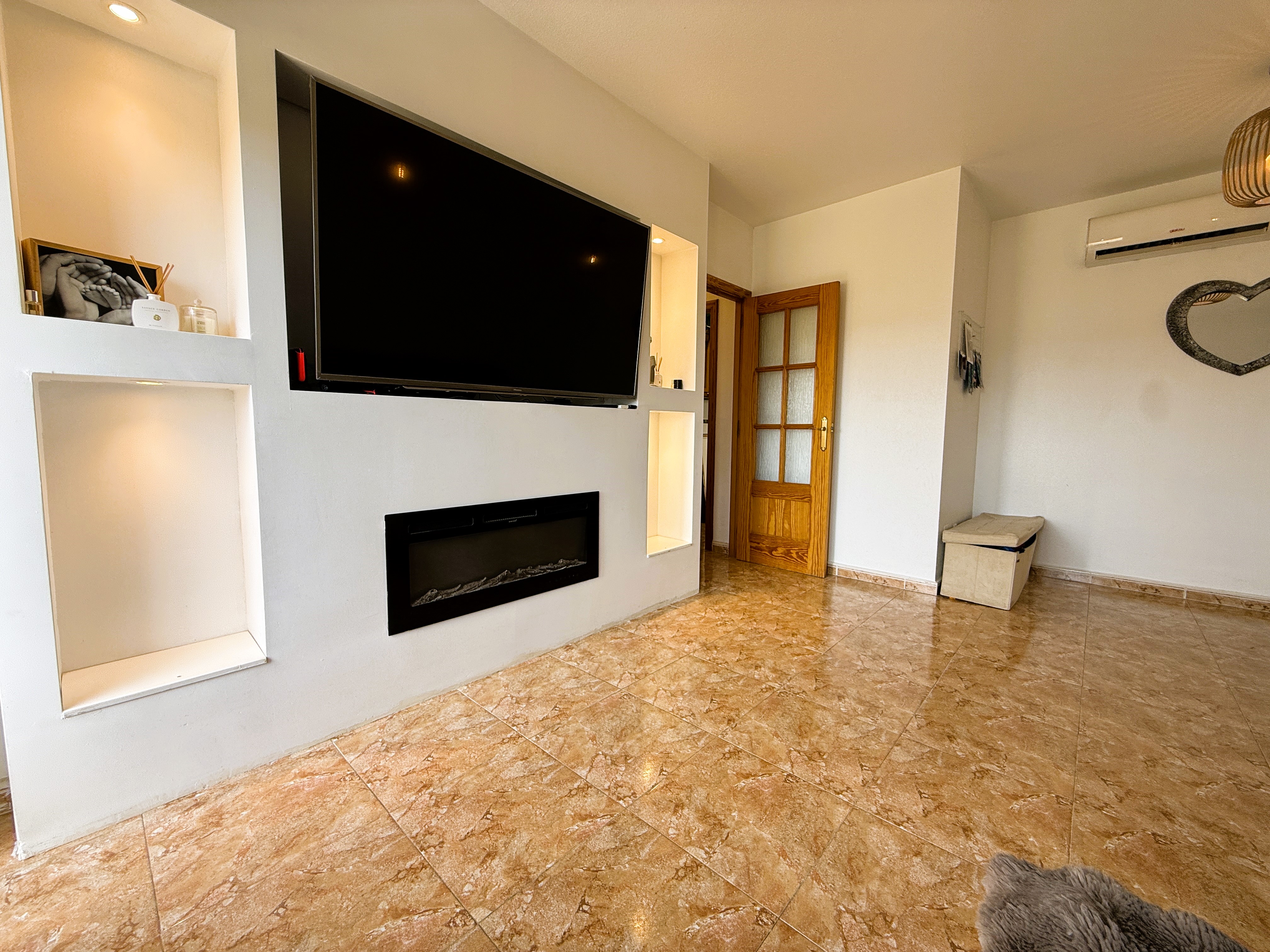 ¡Reducción de precio! Amplio apartamento de 3 habitaciones y 2 baños