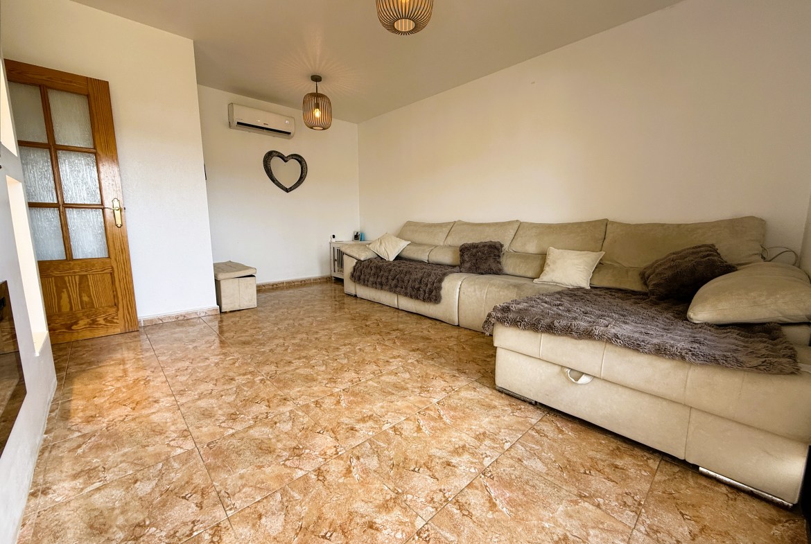 ¡Reducción de precio! Amplio apartamento de 3 habitaciones y 2 baños