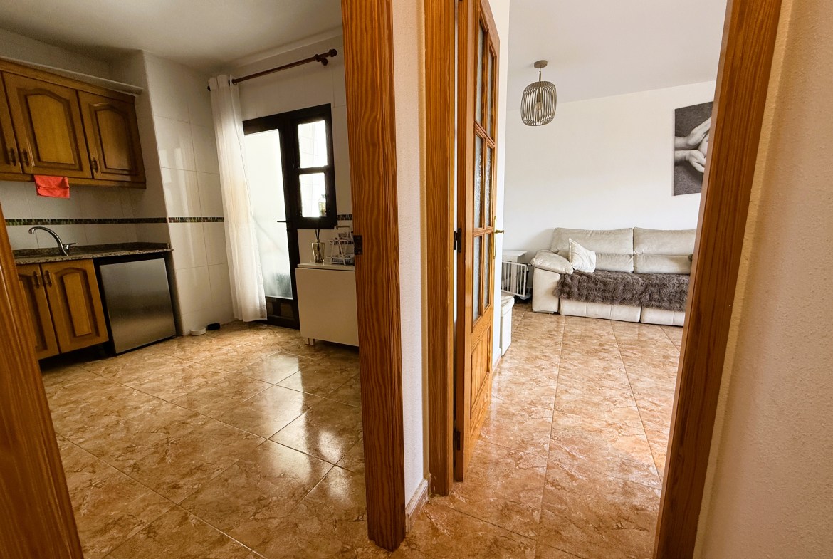 ¡Reducción de precio! Amplio apartamento de 3 habitaciones y 2 baños