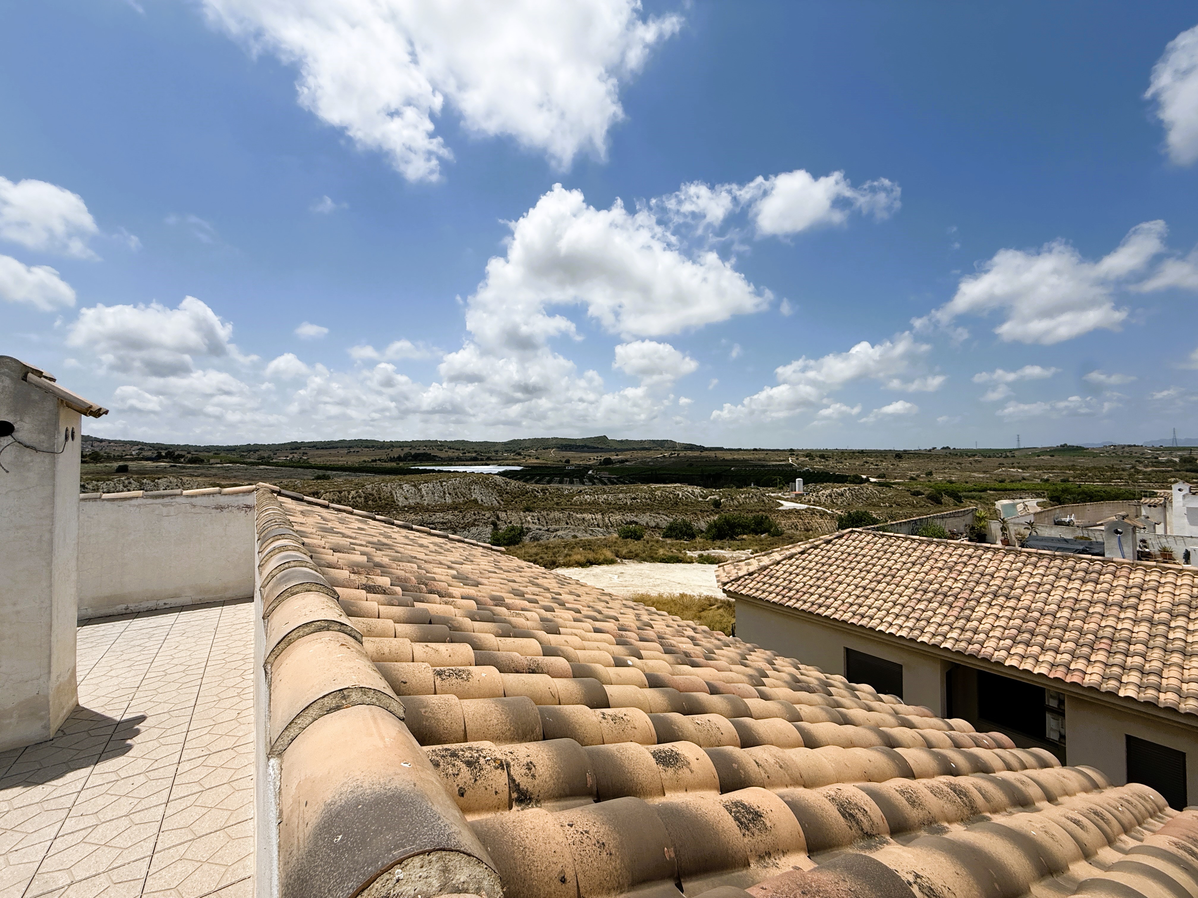 ¡Reducción de precio! Amplio apartamento de 3 habitaciones y 2 baños