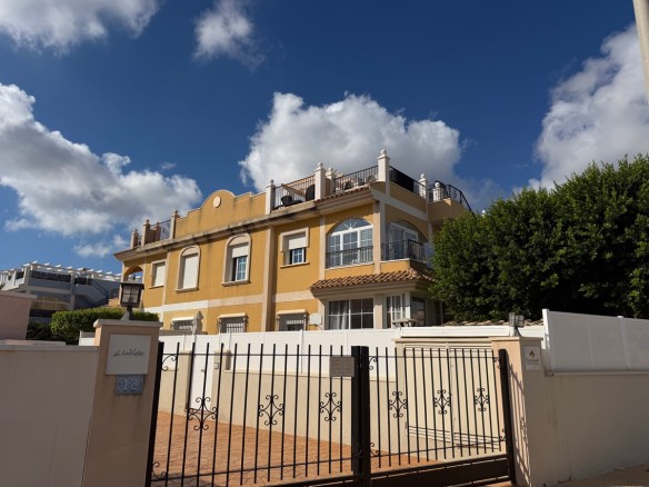 Lomas De Cabo Roig