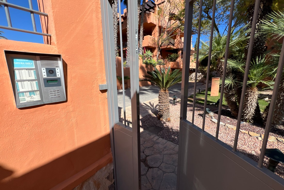 Prime Investment Opportunity: Below Market Value -Ground Floor Corner Apartment, Villamartin