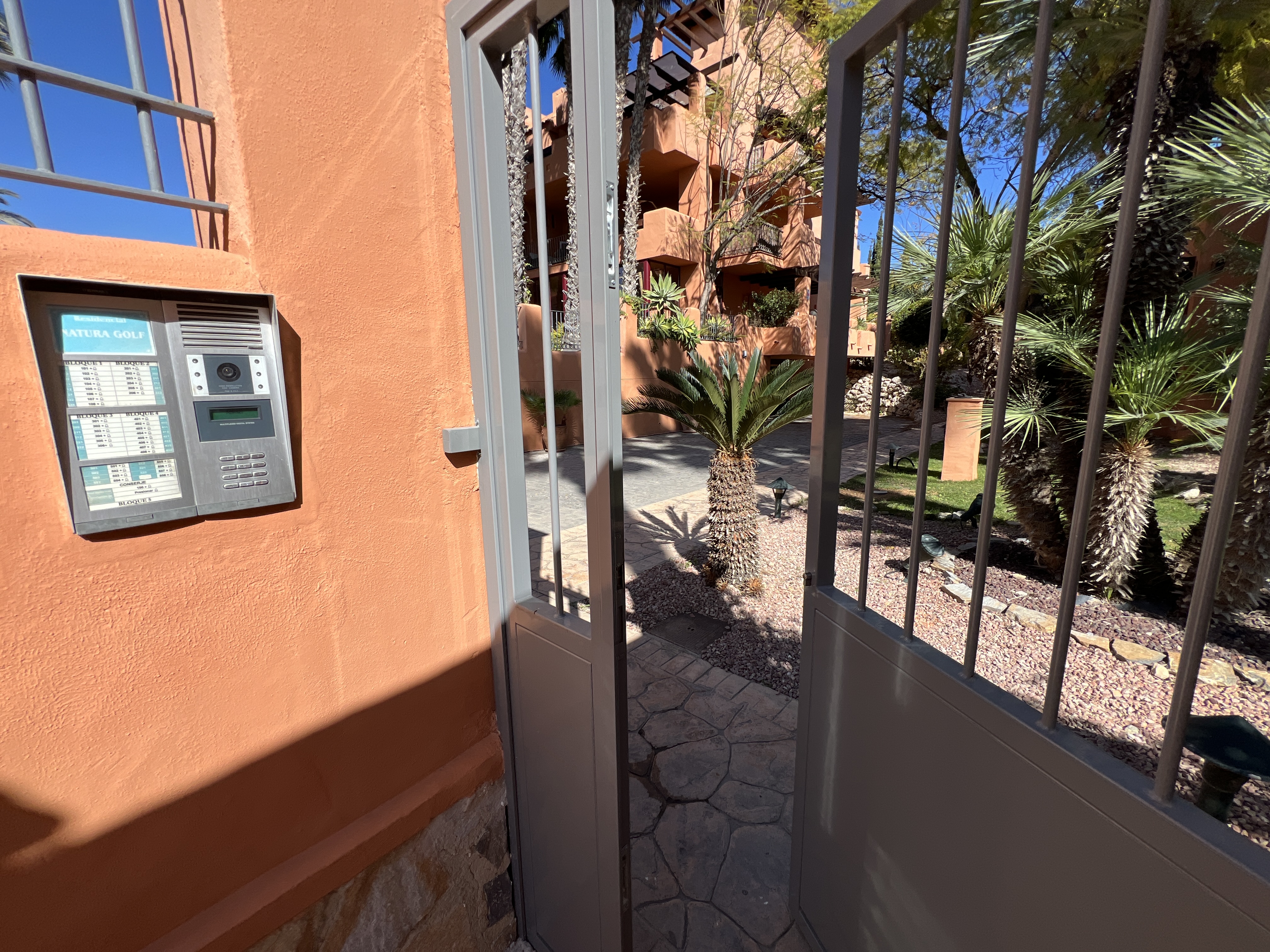Prime Investment Opportunity: Below Market Value -Ground Floor Corner Apartment, Villamartin