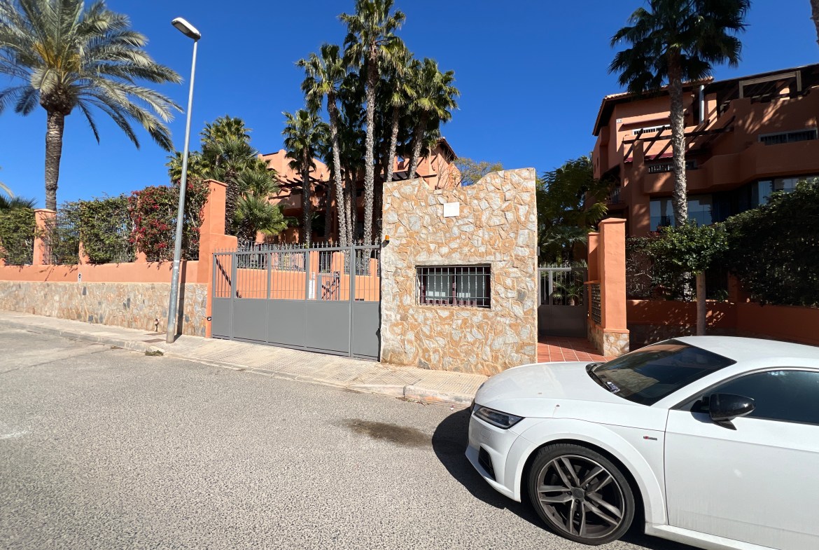 Prime Investment Opportunity: Below Market Value -Ground Floor Corner Apartment, Villamartin