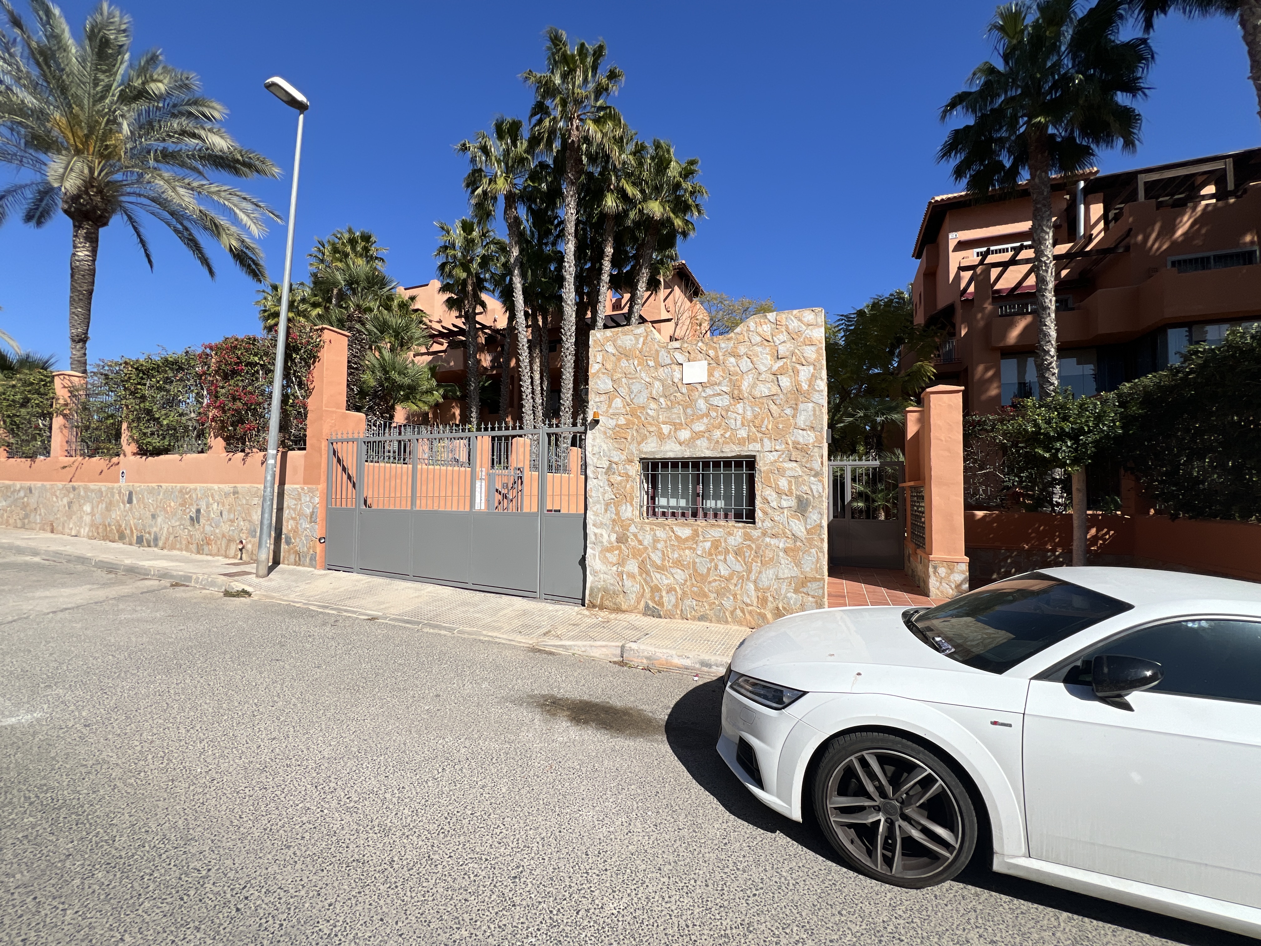 Prime Investment Opportunity: Below Market Value -Ground Floor Corner Apartment, Villamartin